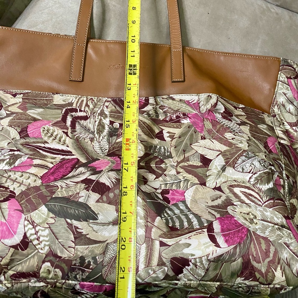 NWT Womens Beautiful Salvatore Ferragamo Milos Pink Feathered Tote with Pouch - Picture 10 of 10